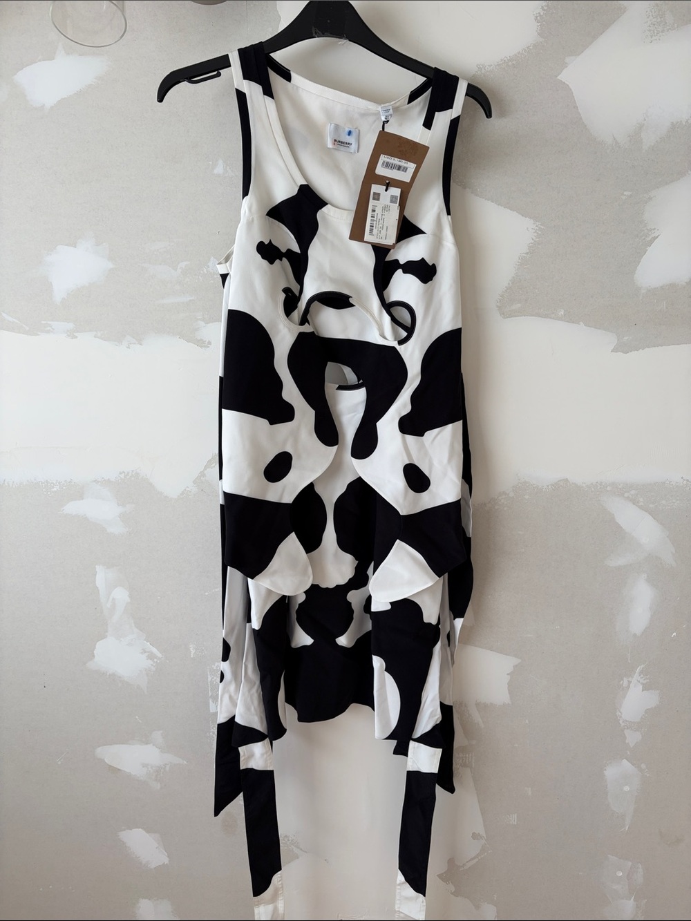New Burberry Runway Black and White Asymmetrical Abstract Print Dress size 6